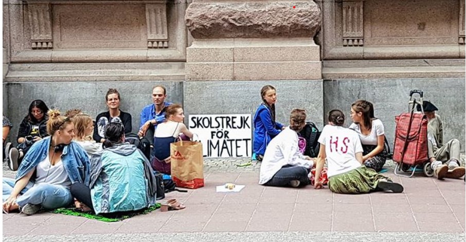 Greta Thunberg and friends August 2018 outside Swedish parliament